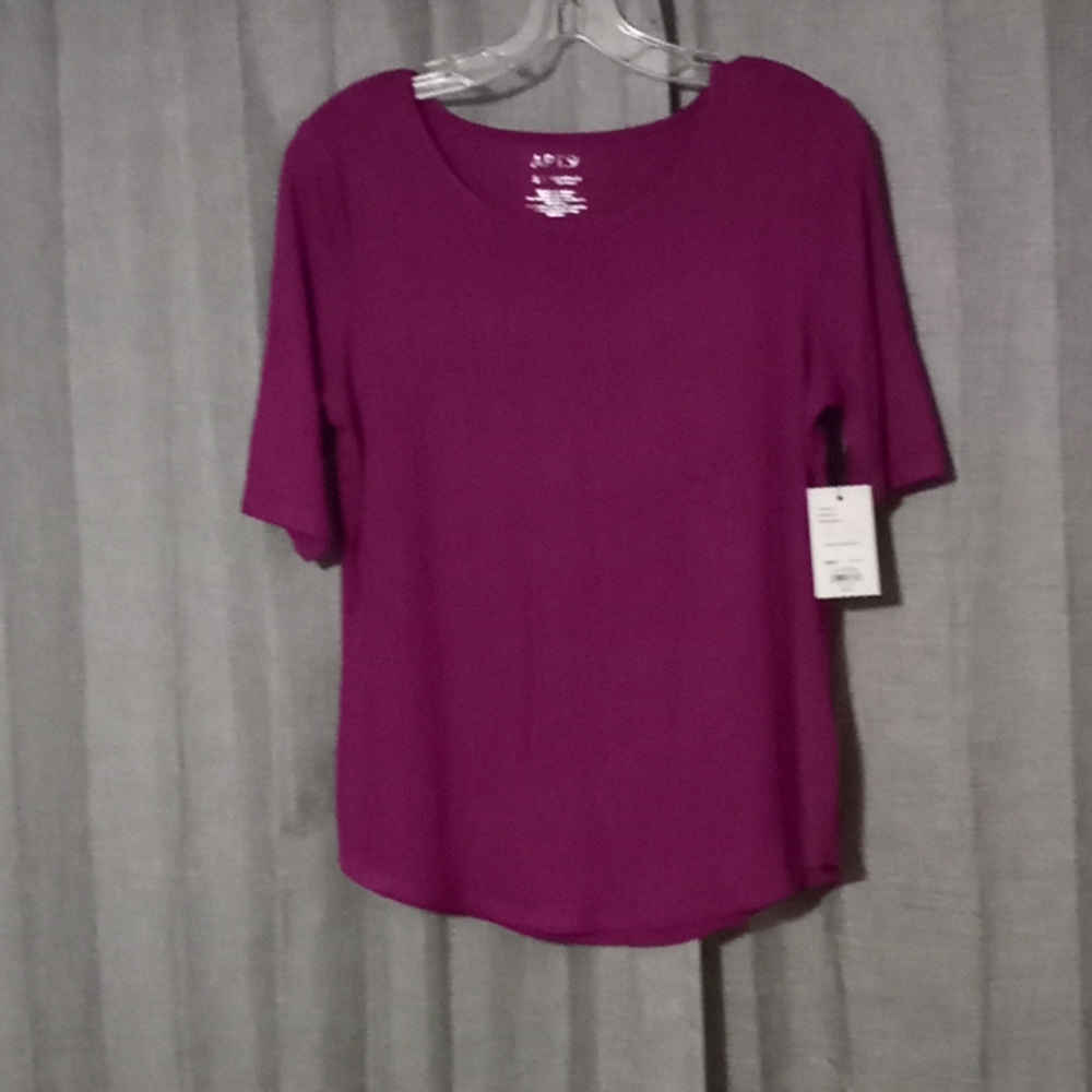 Elbow sleeve tee